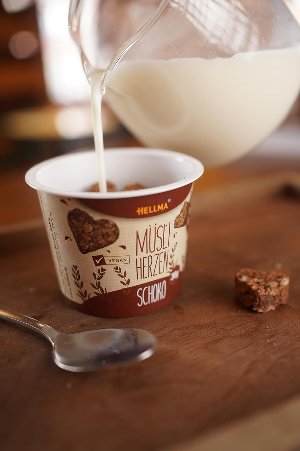 HELLMA Hearts with Muesli and Chocolate - 18 servings, 30 g each - Oatmeal covered with chocolate in the shape of a heart, takeaway cups