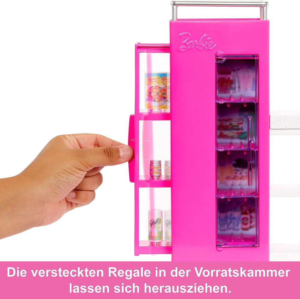 Păpușă Barbie Pantry Playset cu peste 25 de piese și accesorii de bucătărie - Perfectă pentru micii gurmanzi și cadou pentru copii cu vârsta de 3 ani și peste, HJV38