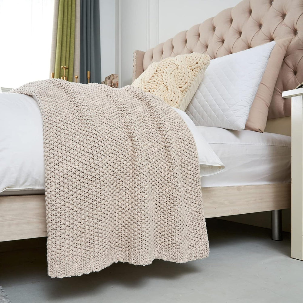 Chunky knit throw blanket, Lightweight, Beige, 100% organic cotton, Blanket for couch, sofa, bed, child, children's room, Rustic, Shabby chic, Modern farmhouse, 152.4 X 203.2 cm, Including laundry bag Beds and Blankets Longhui bedding