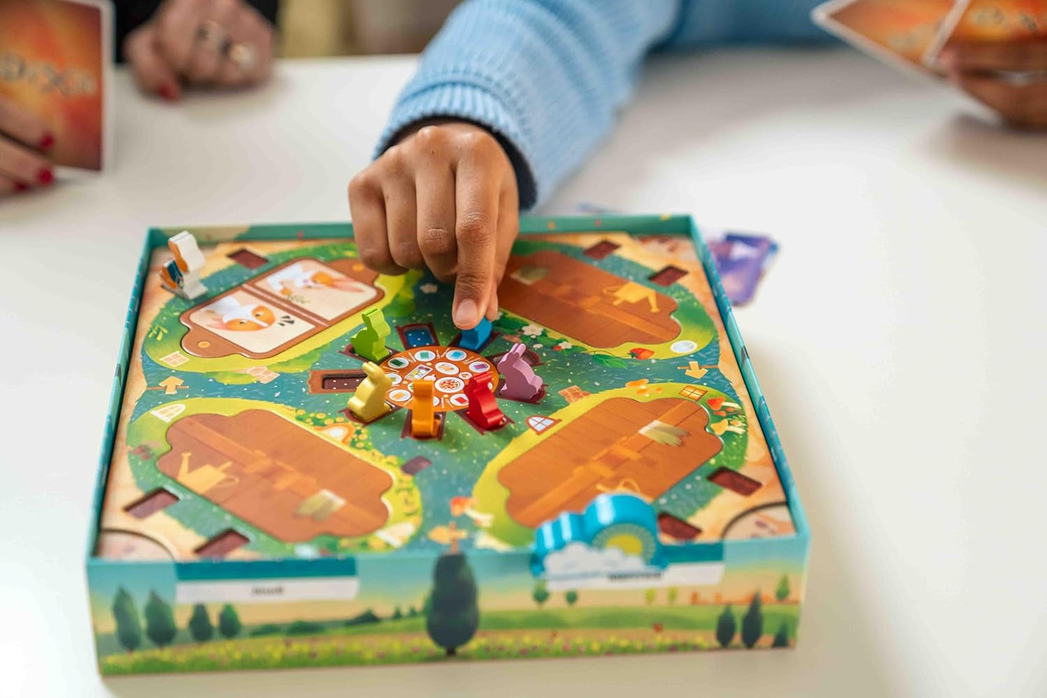 Asmodee Kids - Dixit Kids, board game for imagination and fantasy for children and the whole family, illustrated playing cards, 3-6 players, ages 6+, 25 min, Italian edition