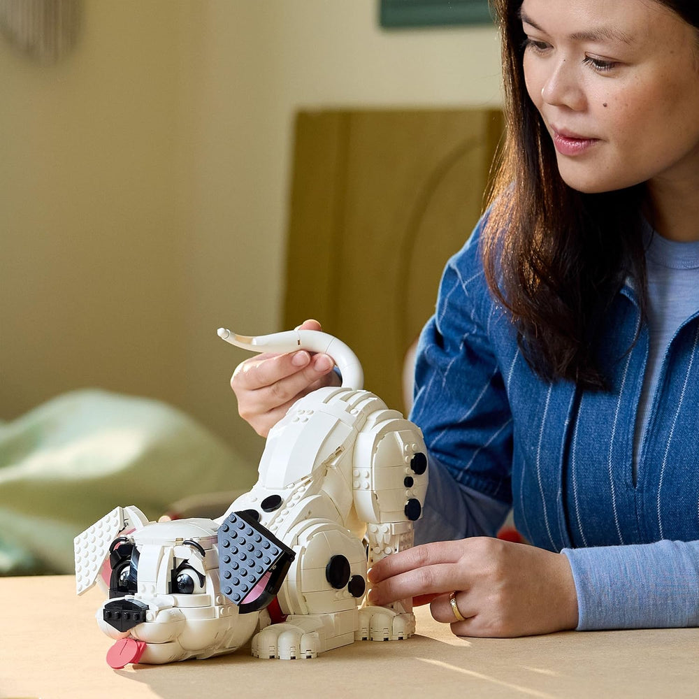 LEGO ǀ Disney Welpe aus 101 Dalmatiner - Individually gestaltbares Bauset für Erwachsene - Verwandelbar in 6 süße Hunde mit drehbarem Kopf und Schwanz - DIY Deko - Giftidee für Fans - 43269