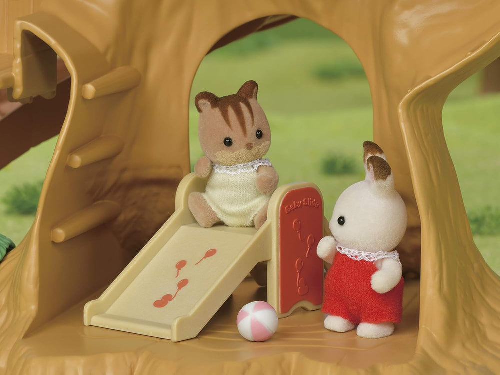Sylvanian Families 5494 Căsuța în copac cu aventuri - Set de joacă pentru casă de păpuși
