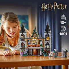 LEGO Harry Potter Malfoy Family Country Estate, fantastic toy to collect and display, gift for boys, girls and fans of the wizarding world, gift idea with 9 minifigures 76453 Building sets Besuche den LEGO-Store