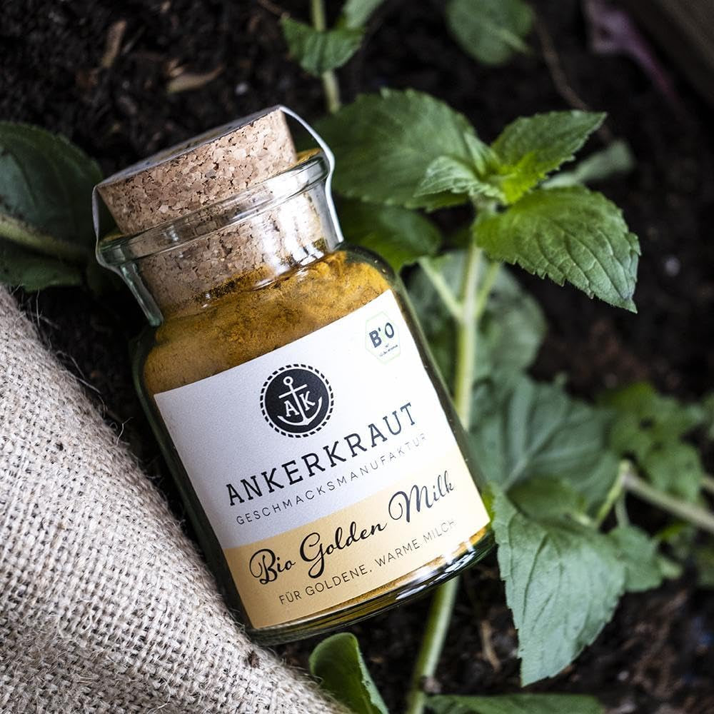 Ankerkraut Bio Golden Milk, Gewürz für goldene Milch, with Turmeric, Zimt und Ingwer, 75 g in a cork glass