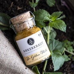 Ankerkraut Bio Golden Milk, Gewürz für goldene Milch, with Turmeric, Zimt und Ingwer, 75 g in a cork glass