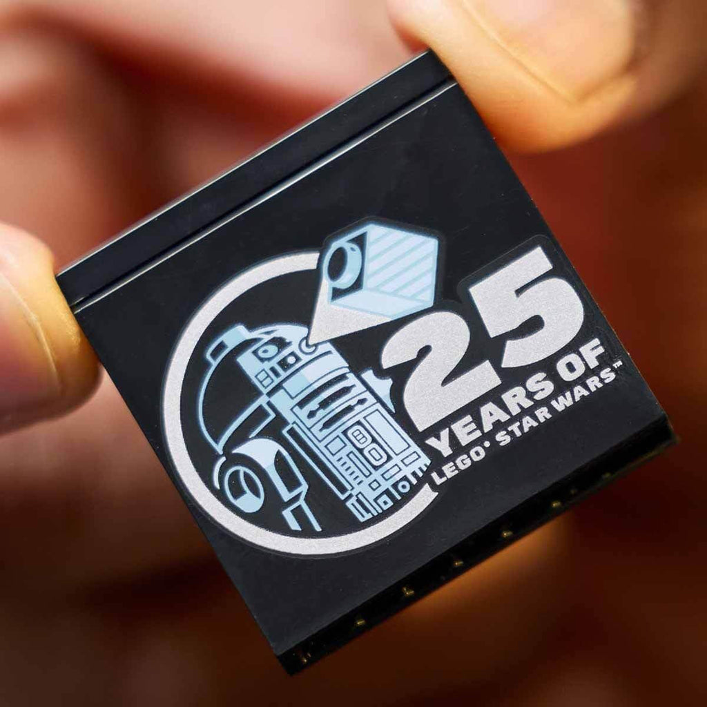 LEGO Star Wars Pod Race in Mos Espa - Diorama, Set pentru adulți, Kit model Amenințarea întunecată, include Podracerul lui Anakin Skywalker, piesă de colecție, cadouri pentru bărbați și femei 75380 Seturi de constructie Besuche den LEGO-Store