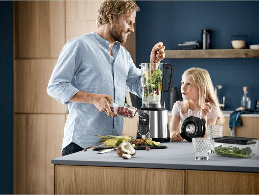 WMF Kult Pro Hochleistungs-Standmixer 1,600 Watt, 36,000 U/Min, Mixbehälter 1.8L, 6 Autoprogramme, Smoothie-, Ice Crush- Und Interval-Funktion Mother and Child Naty Shop