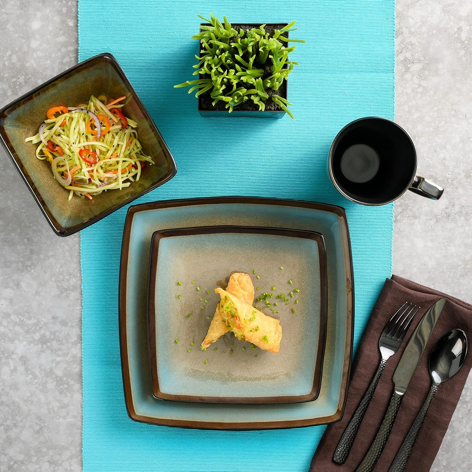 Set de veselă din gresie Tequesta cu glazură reactivă, pătrat, pentru 4 persoane (16 piese), taupe