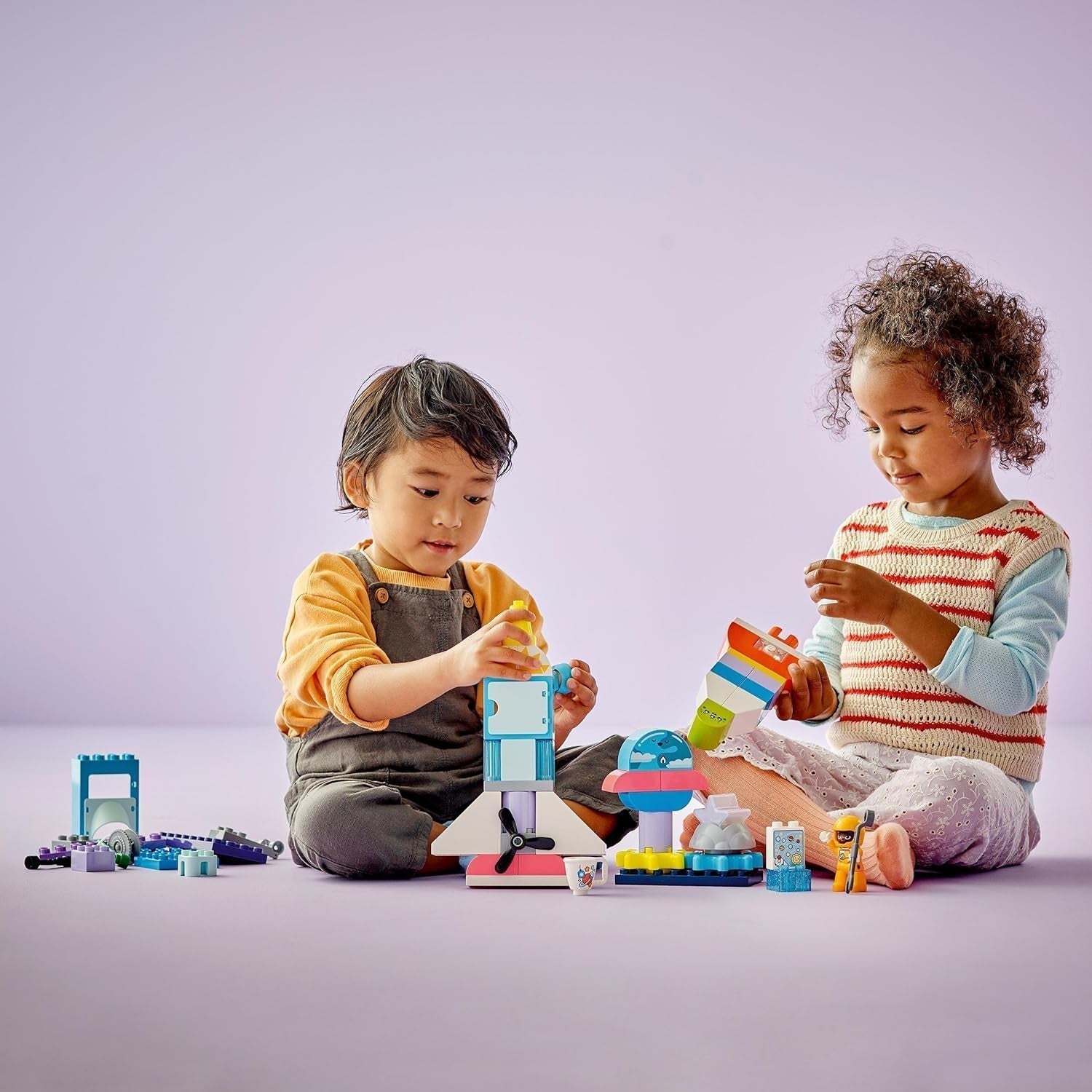 LEGO DUPLO 3-in-1 Space Shuttle Lots of Adventure Space Set Rocket Toy for Kids Building Science Toy Early Developmental Motor Skills Gift for 3 Year Olds 10422 Building Sets Beuche den LEGO-Store