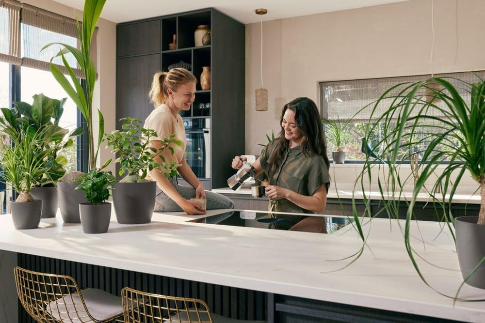 elho The Coffee Collection, ghiveci rotund de interior, 18 cm, fabricat din zaț de cafea și plastic reciclat - maro/maro espresso