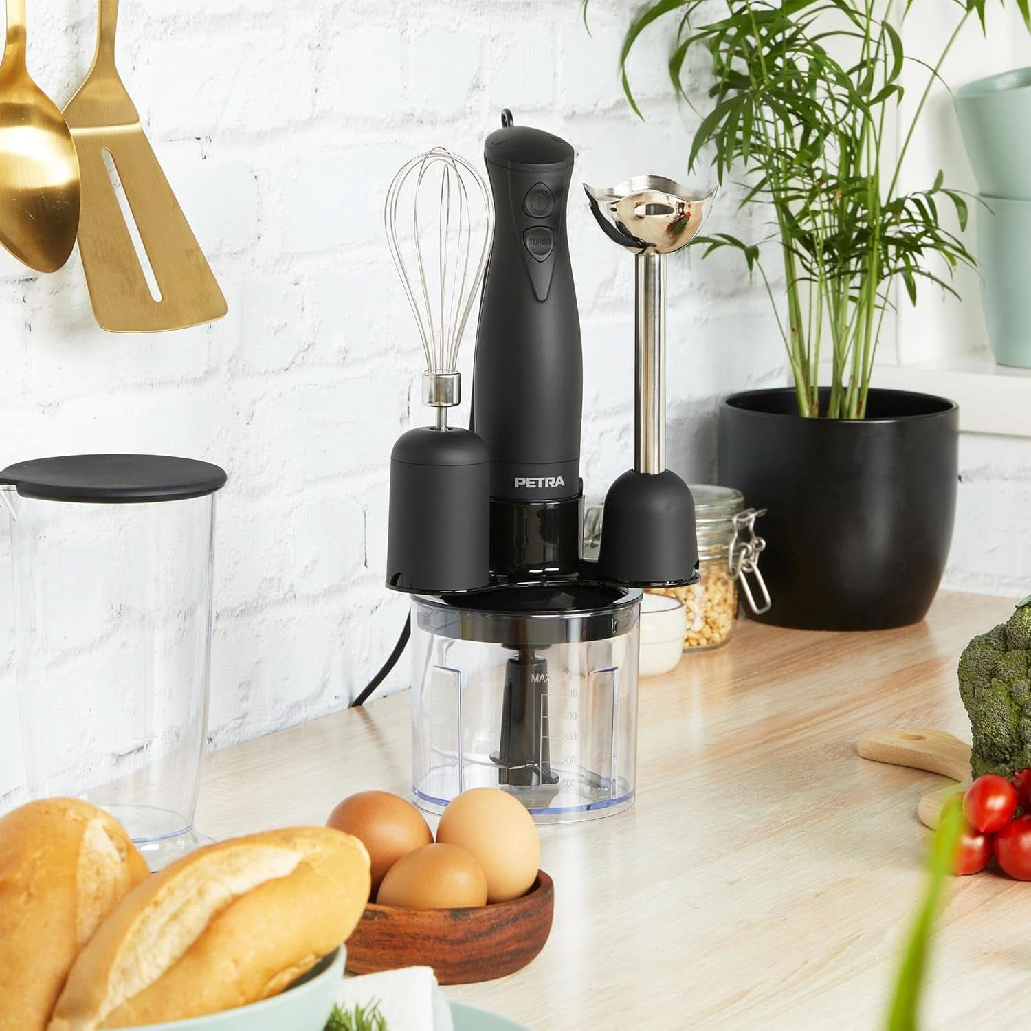 Petra PT2827BMBLKVDE 3-In-1 Mixer – Bpa-Free Attachments, 500Ml-Schüssel, 700Ml-Becher, Schneebesen, Mixen, Zerkleinern, 2 Geschwindigkeiten, Edelstahlklingen, Für Babynahrung, Smoothies, Saucen, 350W Mother and Child Naty Shop