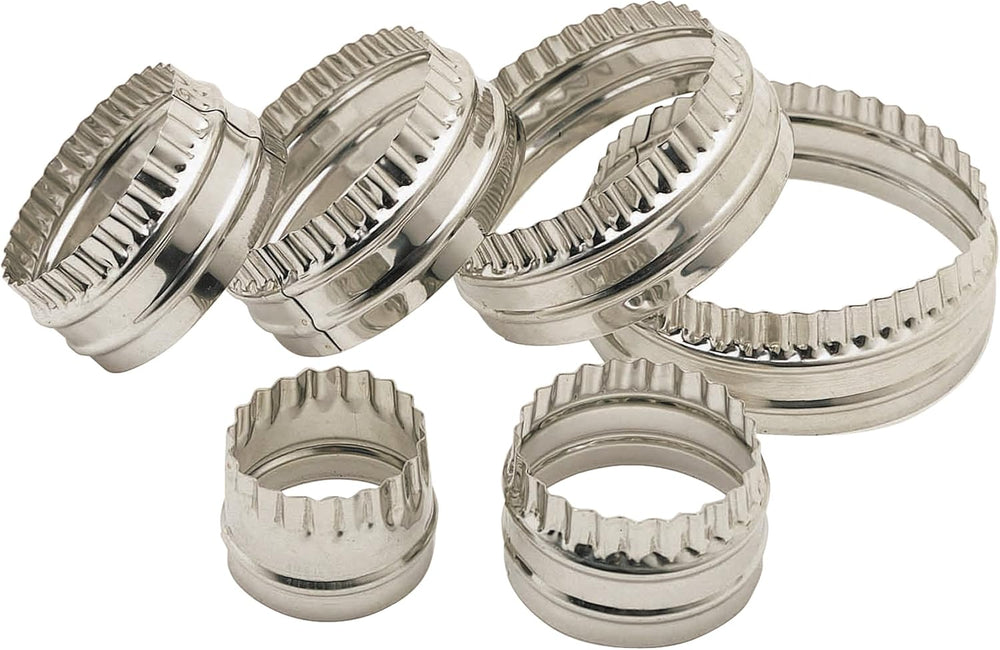 Set de forme pentru biscuiți KitchenCraft cu margini canelate/rotunjite, oțel inoxidabil, 6 piese, argintiu