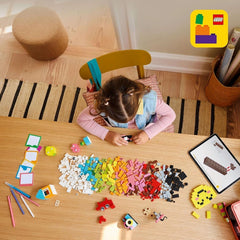 LEGO Classic Creative Fun Box, Colorful Building Bricks for Imaginative Role Play, Building Set for Beginners, Toys for Girls and Boys from 5 Years, Rebuildable Models 11042 Building Sets Besuche den LEGO-Store