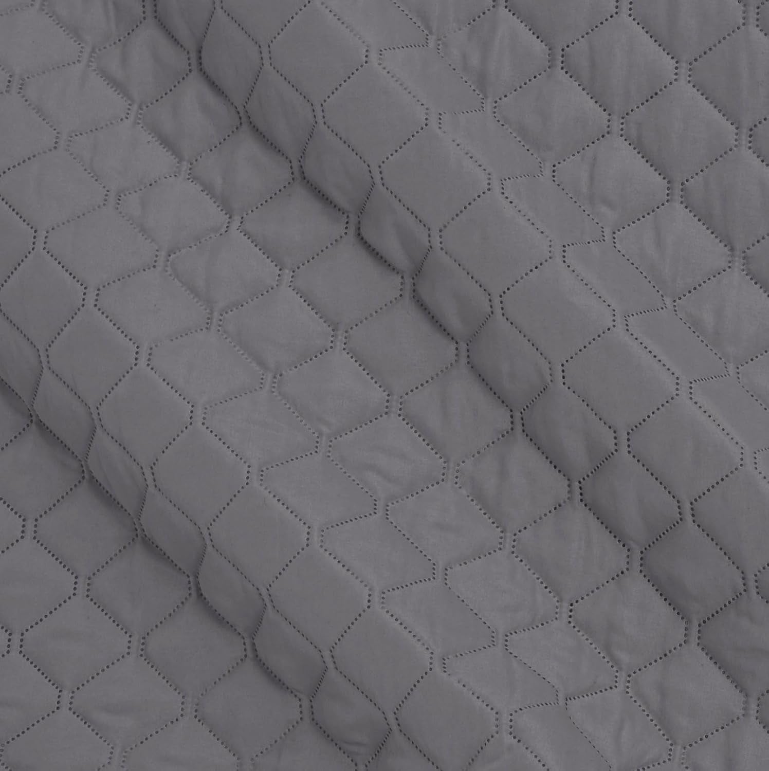 Amazon Basics oversized comforter with relief, 170 X 210 cm, dark gray diamond pattern Beds and Blankets Besuche den Amazon Basics-Store