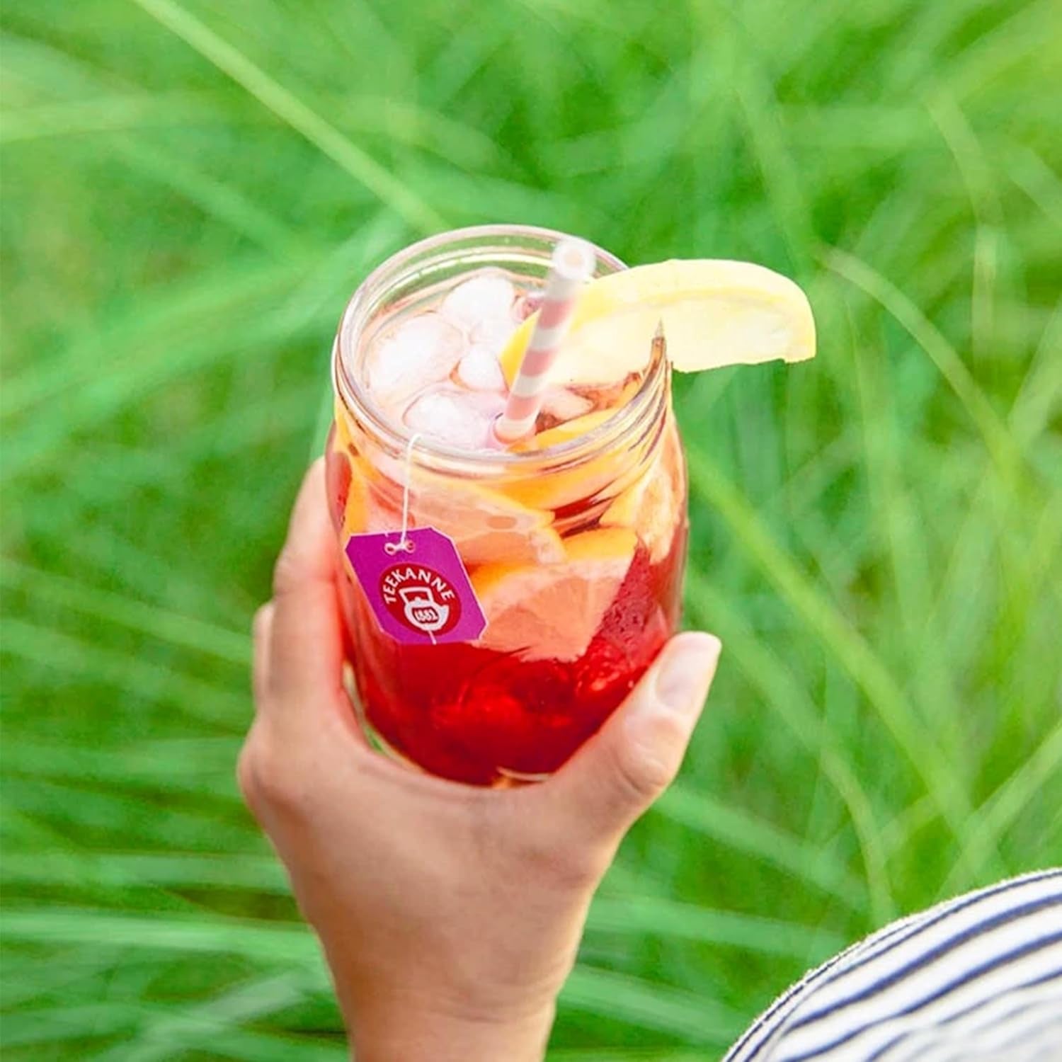 Ceai Teekanne Frio în pachet de 6 fructe, sortimente: zmeură-lămâie, coacăze-lămâie, piersică-maracuja, rubarbă-cireșe, ceai rece lămâie &amp; piersică, câte 18 pliculețe de 2,5 g fiecare