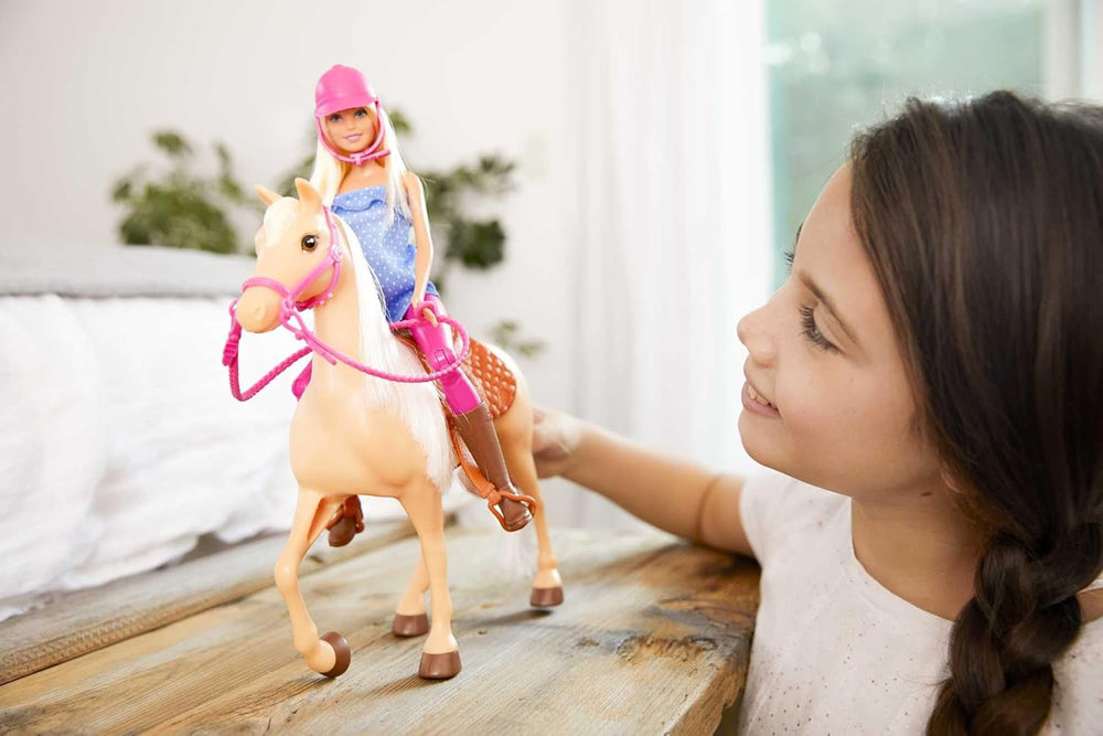 Păpușă Barbie și cal de jucărie, accesoriu de călărie Barbie, 1 păpușă Barbie și 1 cal incluse, potrivite ca un cadou pentru copii de la 3 ani în sus, FXH13 Papusi Naty Shop