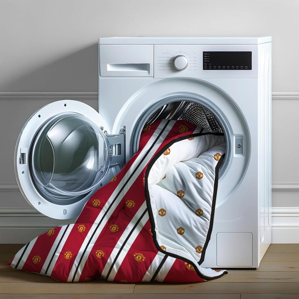 Manchester United FC Official Single Duvet, Reversible, Red & White, Coverless, Football Quilt, Pillowcase, Washable, Perfect for Travel, Overnight Stays, 10.5 Tog Duvets and Quilts Naty Shop