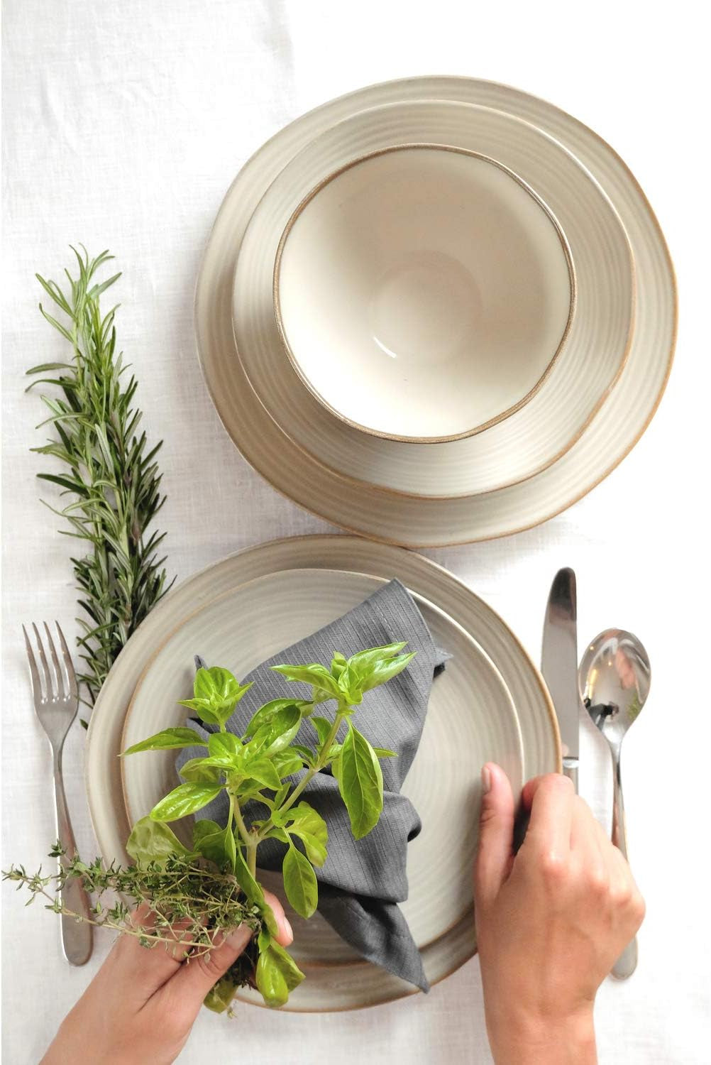 MÄSER 931818 Set de veselă Nottingham Vintage Series pentru 4 persoane, serviciu de mic dejun cu 12 piese cu forme rotunjite neregulate în aspect retro, gresie, bej