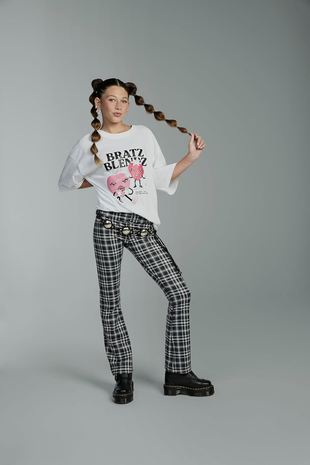 Bratz Stylin' Cloe - Păpușă la modă cu tricou personalizabil, include accesorii, jucărie drăguță pentru fete