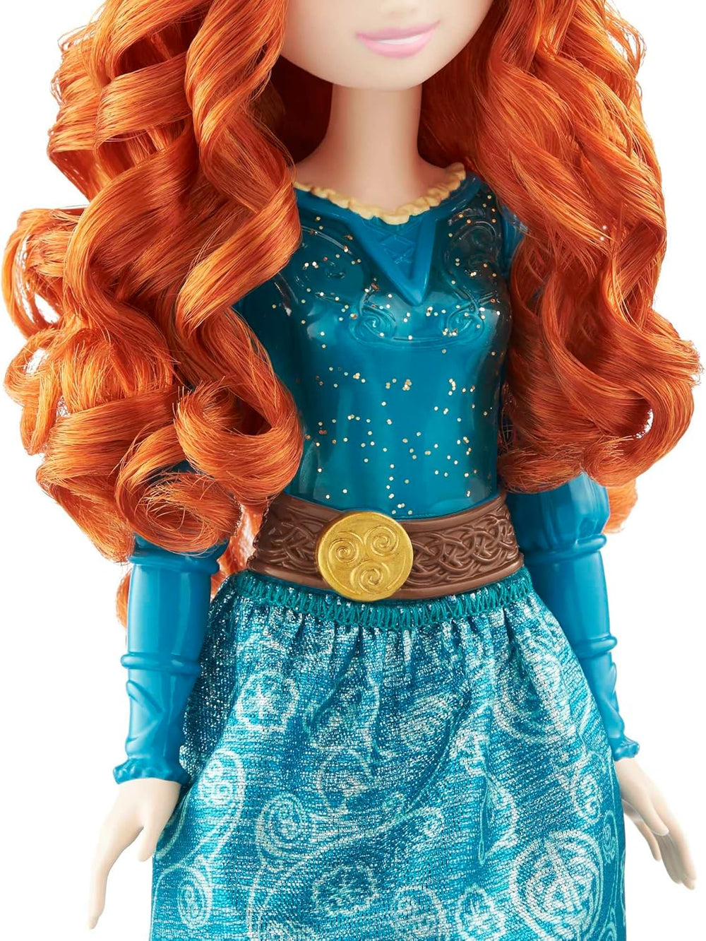 Jucărie Mattel Disney Princess, păpușă artizanală Merida cu haine și accesorii strălucitoare, inspirată de filmul Disney și Pixar, cadou pentru copii, HLW13