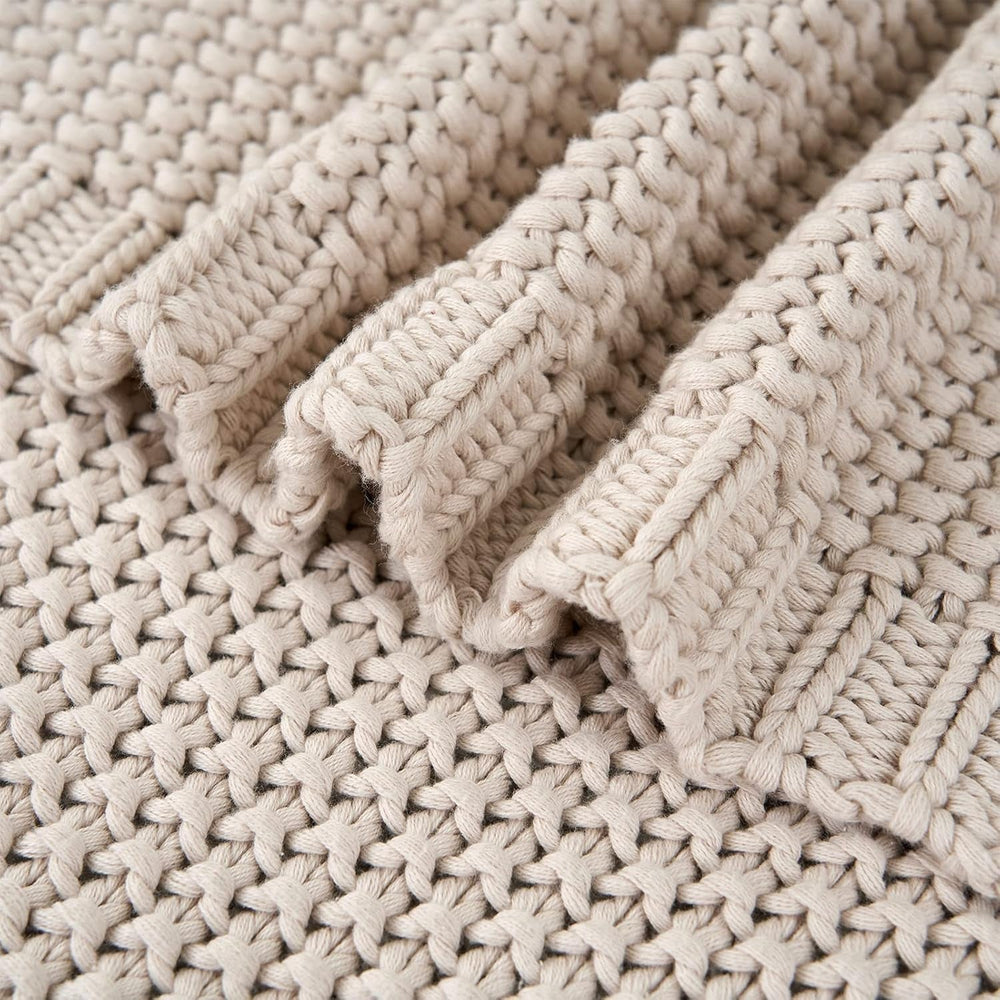 Chunky knit throw blanket, Lightweight, Beige, 100% organic cotton, Blanket for couch, sofa, bed, child, children's room, Rustic, Shabby chic, Modern farmhouse, 152.4 X 203.2 cm, Including laundry bag Beds and Blankets Longhui bedding
