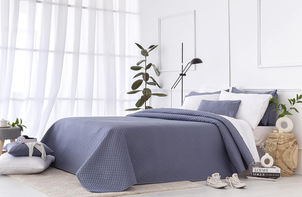 Todocama Fine Boutique bedspread with piqué motif, for spring, summer, autumn and winter, 100% super soft microfiber, multifunctional blanket, 140/150/160-250 X 260 cm, light gray Beds and Blankets Besuche den Todocama-Store Blue / Gray 180 X 260 Cm