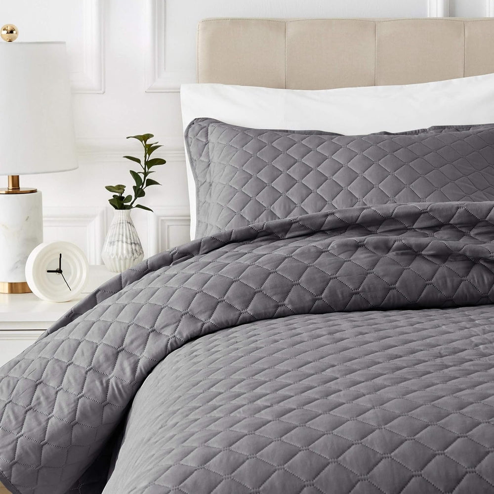 Amazon Basics oversized comforter with relief, 170 X 210 cm, dark gray diamond pattern Beds and Blankets Besuche den Amazon Basics-Store 220 X 240 Cm
