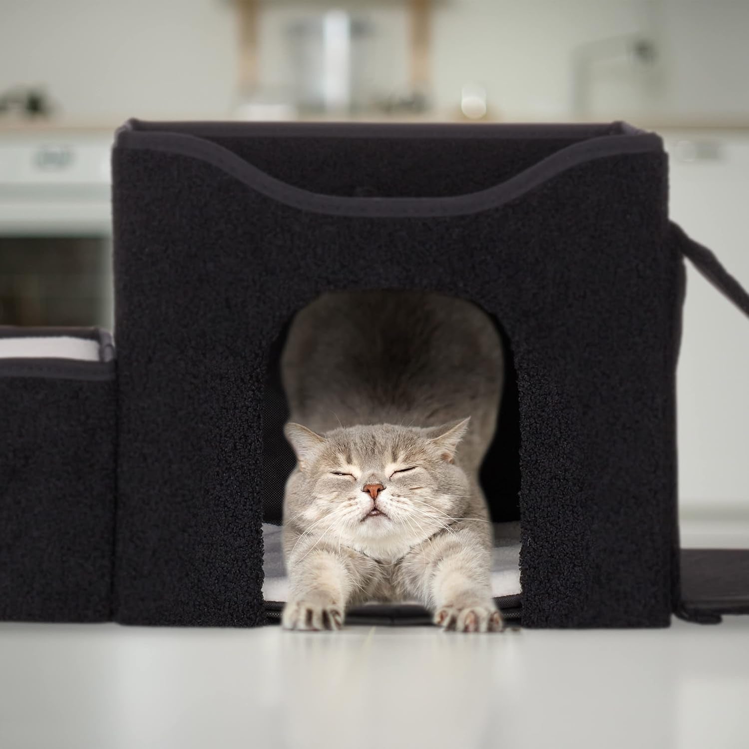 Relaxdays Katzenhöhle, faltbar, 3 Liegeplätze, Katzenhaus mit Kratzfläche, HBT: 36,5x112x41 cm, Katzenversteck, schwarz