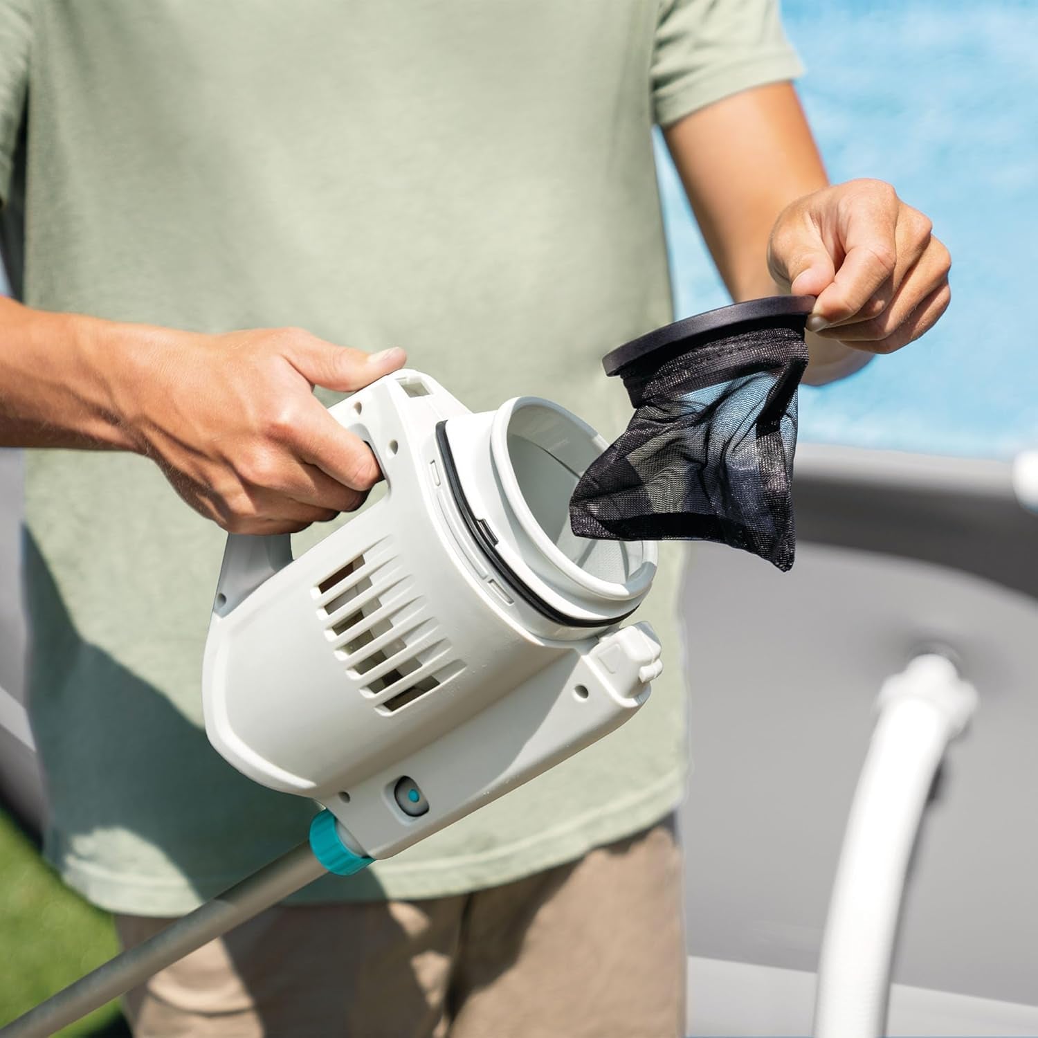 Intex ZR100 portable pool vacuum, dimensions: 37cm x 11cm x 19cm (28626)