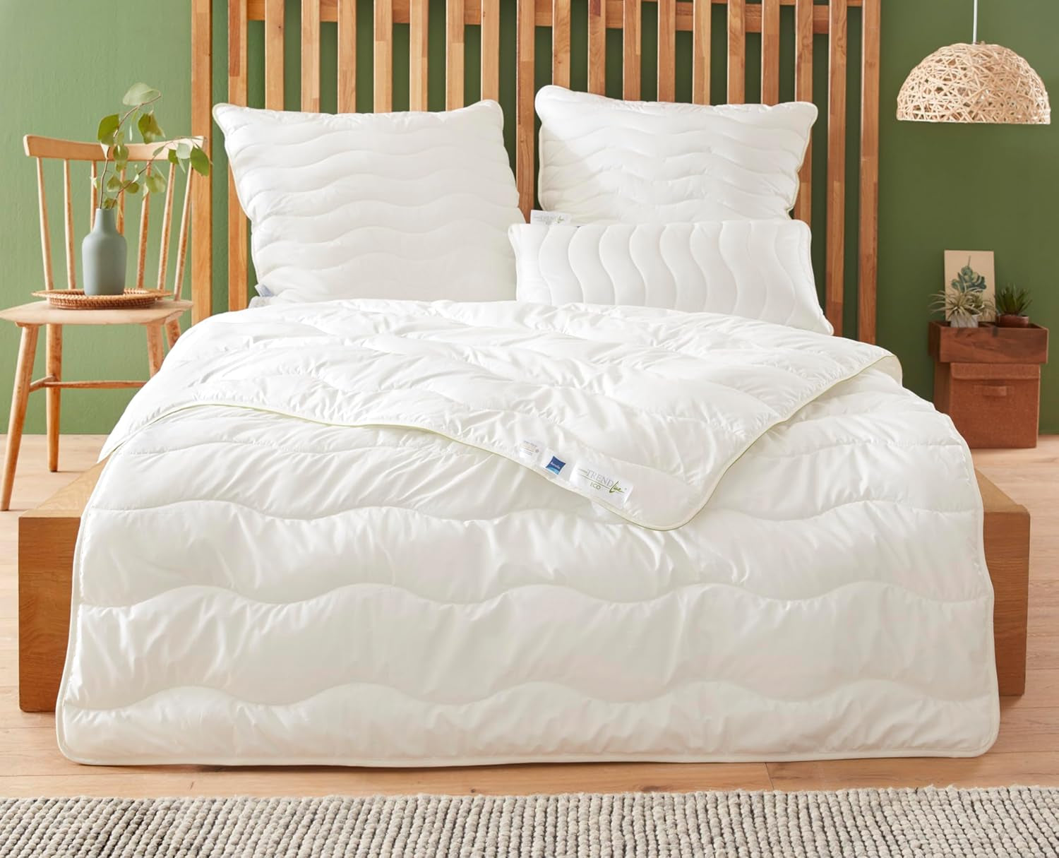 Badenia Trendline Eco quilt Aerelle Blue Duo 135 X 200 Cm, White, Öko-Tex certified, Produced in accordance with the German quality standard Duvets and quilts Naty Shop 155 X 220 Light summer blanket