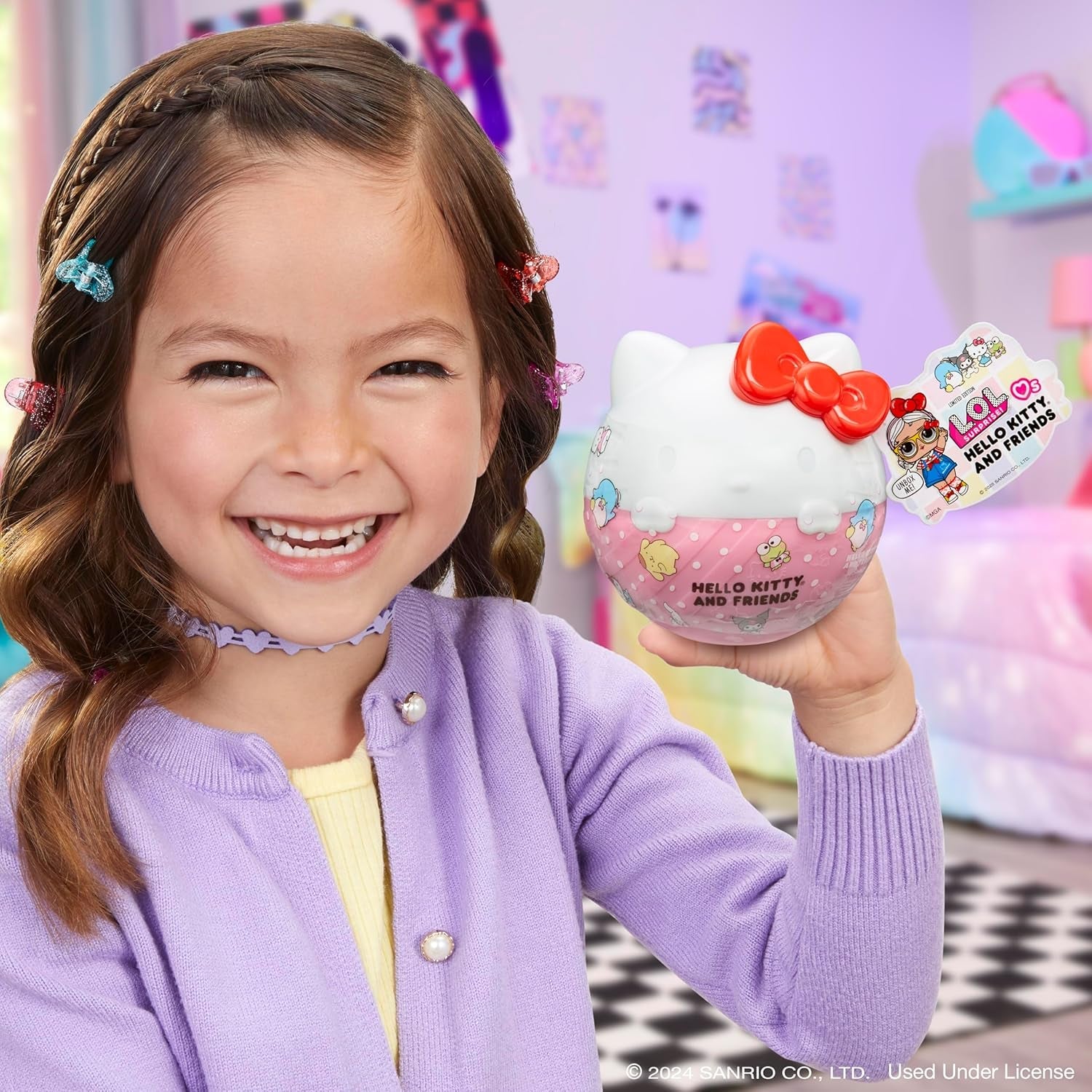 LOL Surprise! Iubește Hello Kitty și prietenii - 1 păpușă cu 7 surprize, selecție aleatorie, 8 obiecte de colecție, pentru copii cu vârsta de 4 ani și peste, roz