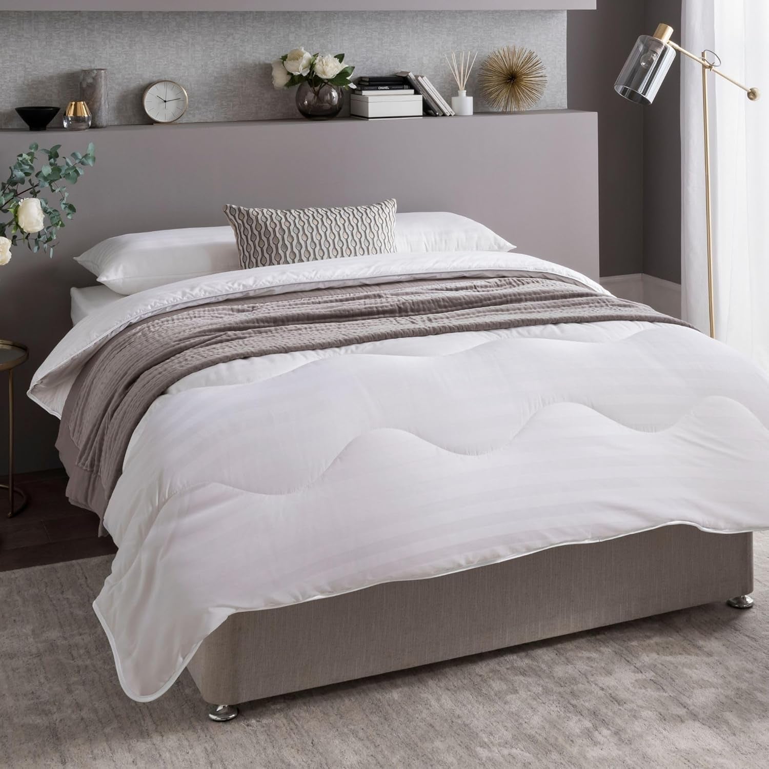 Boutique Silk Comforter, Luxury Bedding, Machine Washable (13.5 Tog, Double) Naty Shop Duvets & Quilts