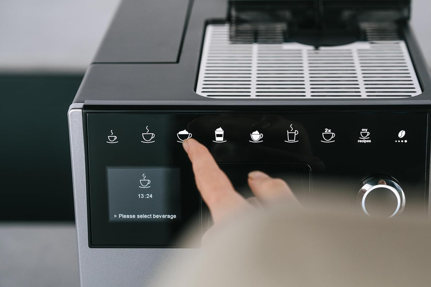 Melitta CI Touch - Espressor complet automat cu sistem de lapte, espressor cu râșniță de cafea integrată și spumator de lapte, de exemplu pentru espresso sau cappuccino, argintiu