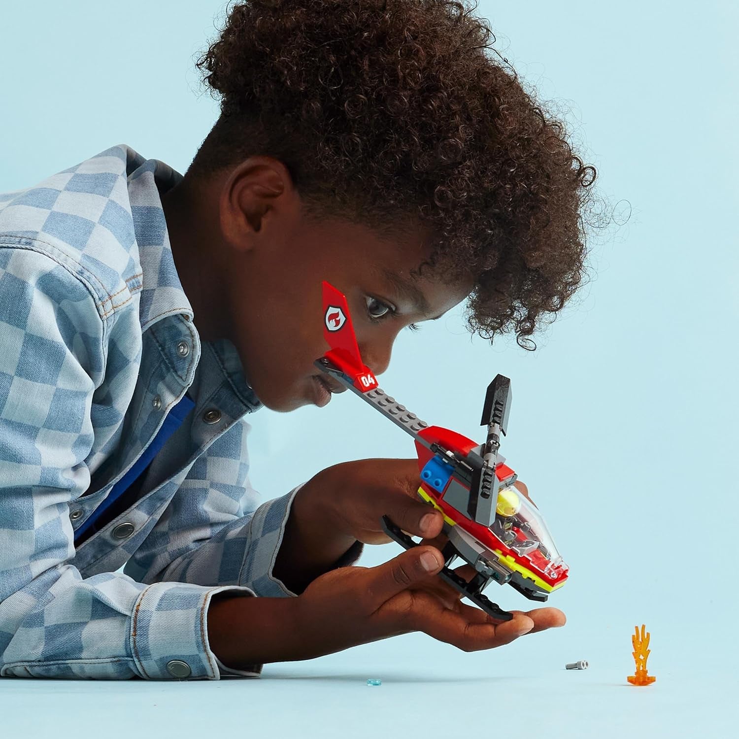 LEGO City Fire Brigade Helicopter, helicopter toy and pilot figure set, fire helicopter for an imaginative play experience, gift for children, boys and girls from 5 years old 60411 Building sets Besuche den LEGO-Store