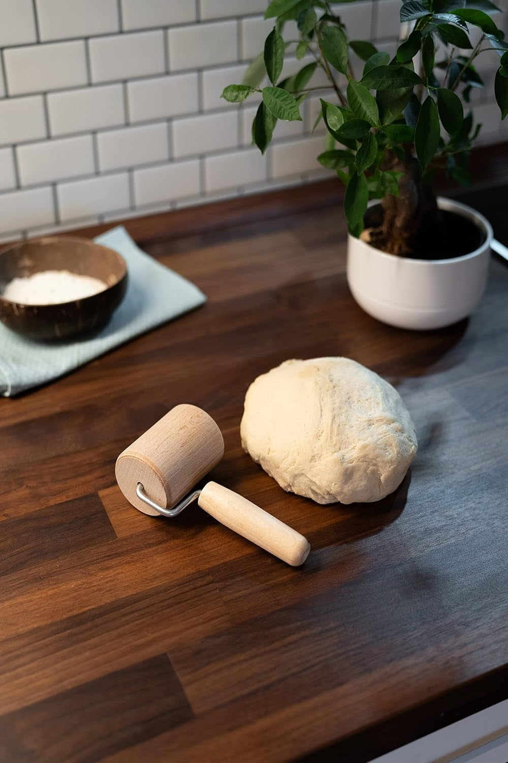 Chinchilla® Backblechroller/Teigroller zylindrisch aus Buchenholz | Der stable Helper für die Küche | Made in Germany | Nachhaltige Qualität aus Deutschland | 18 x 5 cm