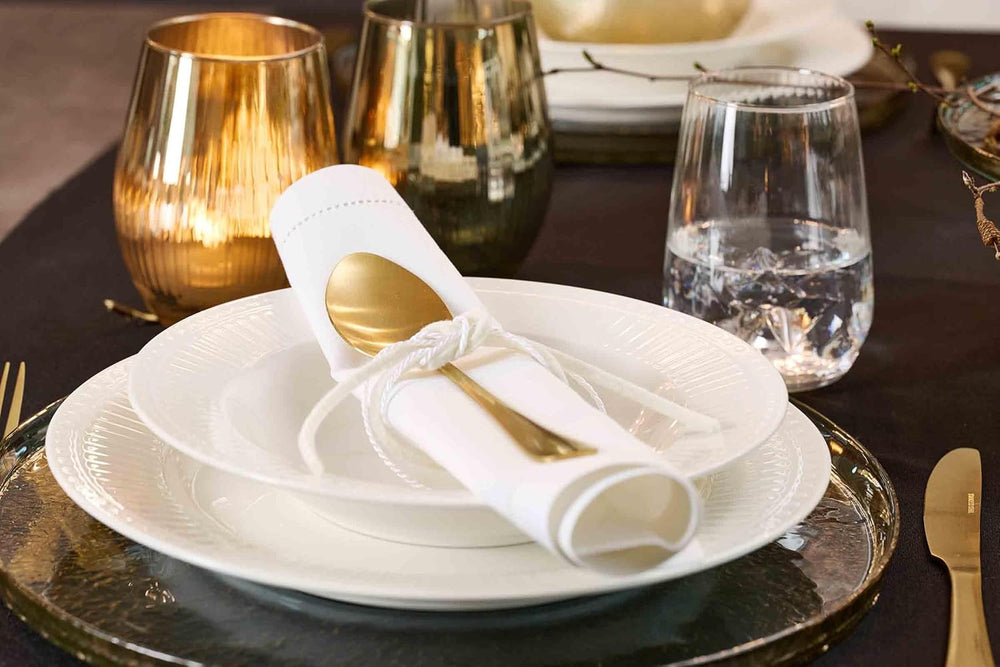 Ritzenhoff & Breker Sofia Tafelservice 12-teilig, Speiseteller (26 cm) und Suppenteller (22 cm) für 6 Personen, Tafel-Set mit feinem Rillenrelief, Fine-Dining-Geschirr, Porzellan, Weiß