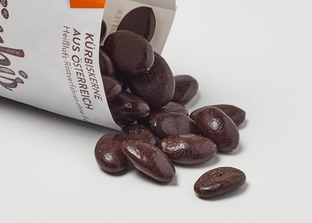Landgarten Organic Pumpkin Seeds in Dark Chocolate - Vegan Roasted Pumpkin Seed Chocolate Snack - Source of Magnesium - 1 x 50g