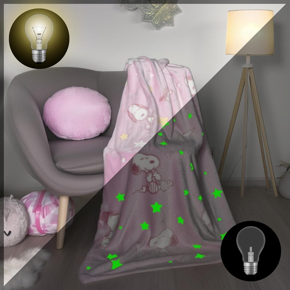 Kanguru Snoopy Glow in the Dark Rose, pătură moale din microfibră pentru canapea care strălucește în întuneric, fleece moale, 130X150 Cm, pătură unică dulce pentru fete, idee de cadou Crăciun Ziua de naștere Femei Paturi si Cuverturi Besuche den Kanguru-Store