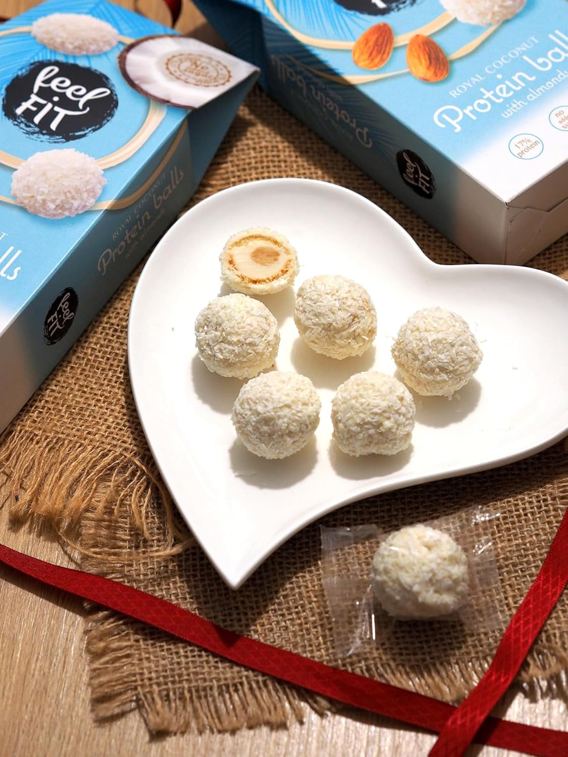 Sugar-free coconut pralines with almonds, feel FIT, no added sugar, 17% protein, 63 g