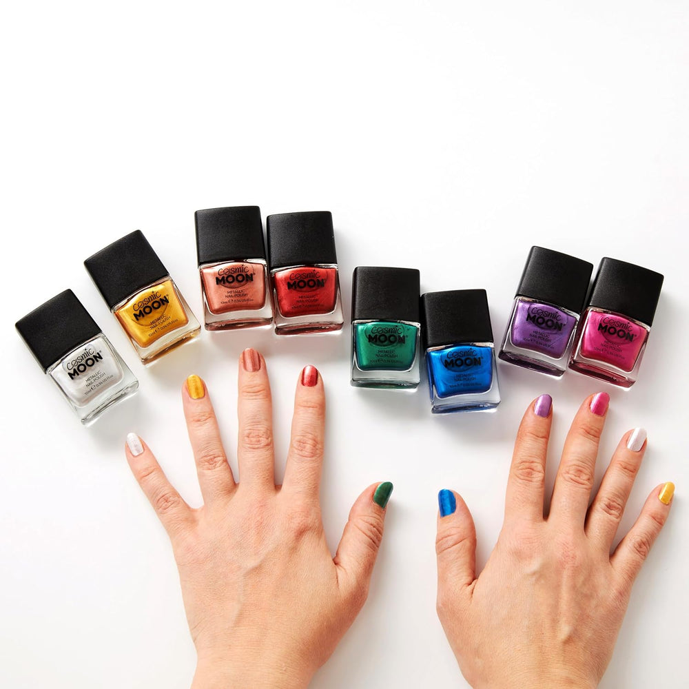 - Metallic nail polish - 10 ml - For fascinating metallic nails - Gold