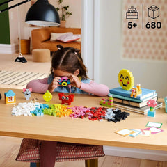 LEGO Classic Creative Fun Box, Colorful Building Bricks for Imaginative Role Play, Building Set for Beginners, Toys for Girls and Boys from 5 Years, Rebuildable Models 11042 Building Sets Besuche den LEGO-Store