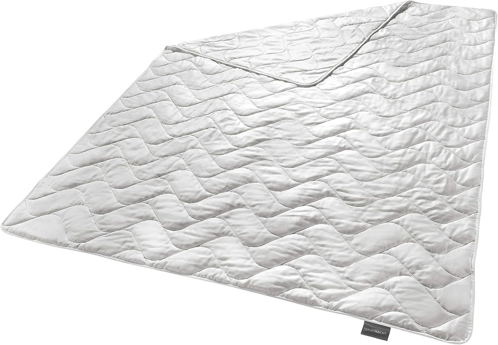 Traumnacht Exklusiv Plapumă ușoară pentru vară Fabricat din 100% mătase sălbatică, certificat Oeko-Tex, fabricat în Germania, greutate de umplere: 550Gr, 135 X 200 Cm Plapumi si pilote Naty Shop