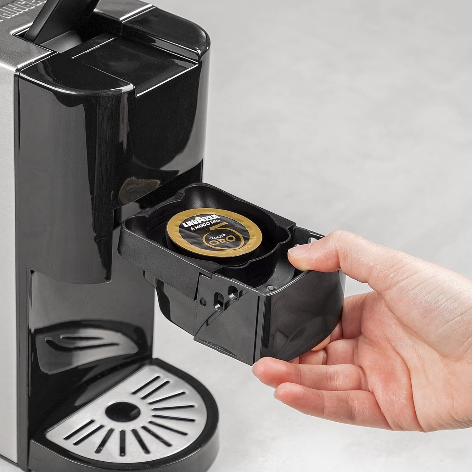 Espressor multicapsule Princess 5 în 1 – Compatibil cu Nespresso, Dolce Gusto, Lavazza a Modo Mio și ESE Pads, capacitate 0,8 l, 1450 W, argintiu, negru