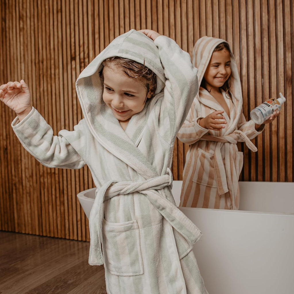 Suavinex, șampon de îngrijire pentru copii de la 3 la 10 ani, fără alergeni, fără parabeni, fără siliconi, potrivit pentru pielea sensibilă, fără lacrimi sau tragere, 95% ingrediente de origine naturală, Copii - Baie si Skincare Naty Shop